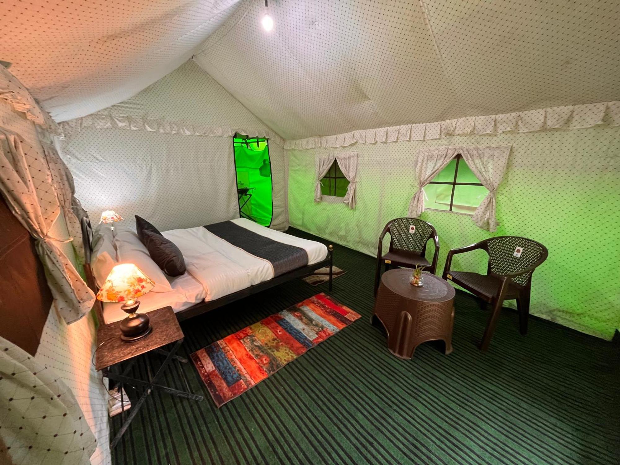 Himalayan Riverside Swiss Cottage Tents, Manali Manāli Exterior foto