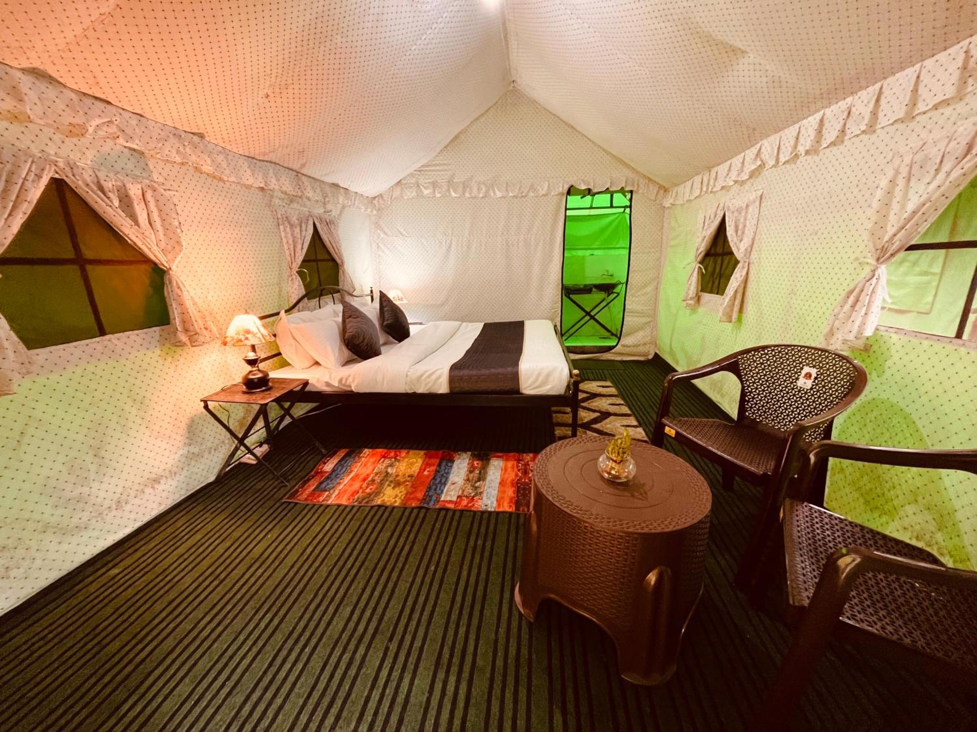Himalayan Riverside Swiss Cottage Tents, Manali Manāli Exterior foto