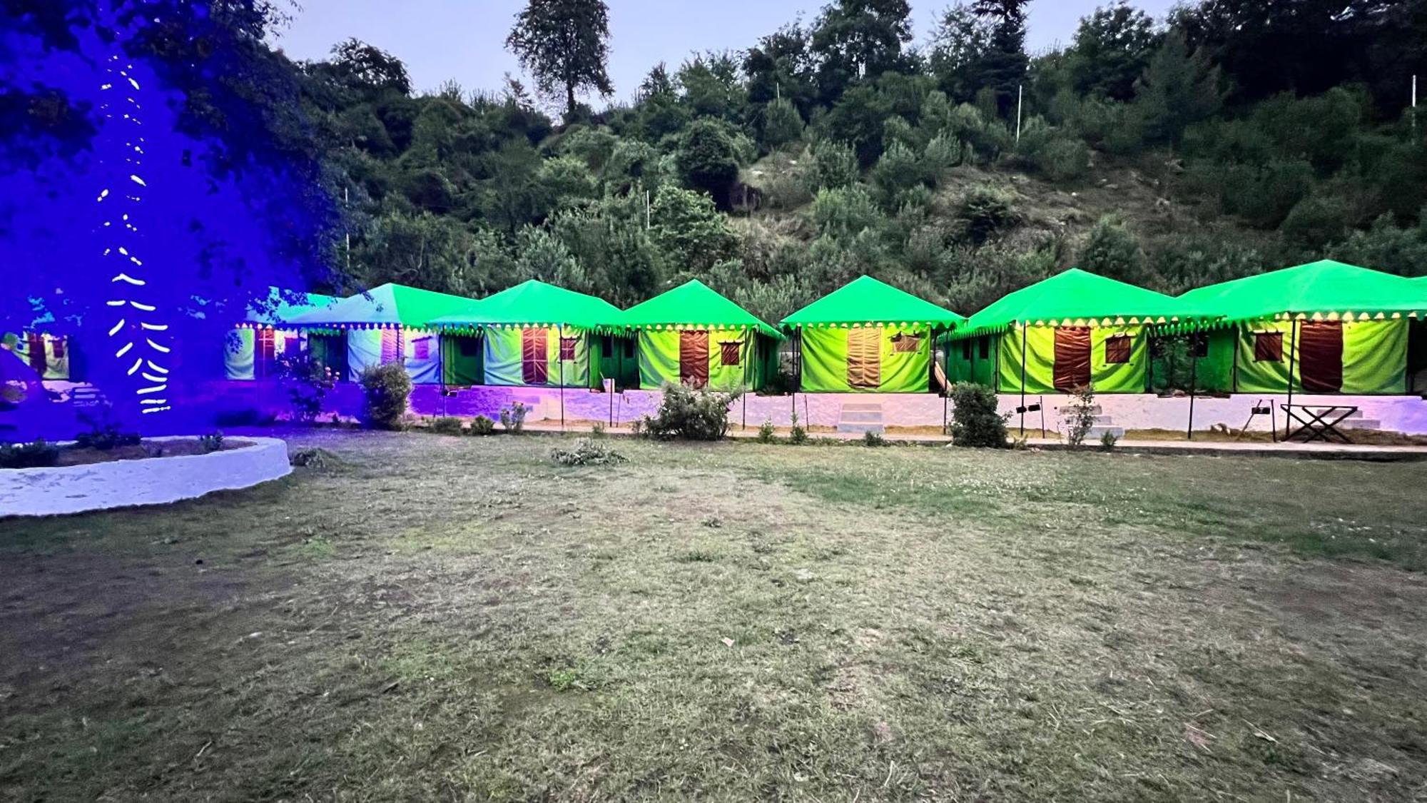 Himalayan Riverside Swiss Cottage Tents, Manali Manāli Exterior foto