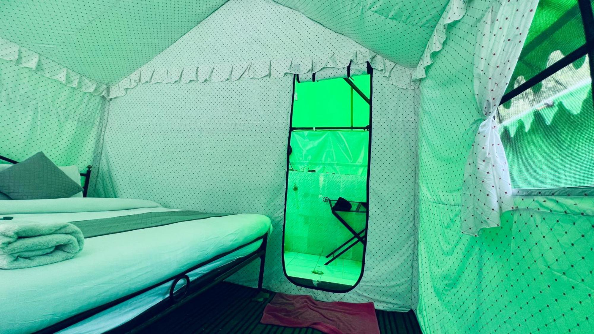 Himalayan Riverside Swiss Cottage Tents, Manali Manāli Exterior foto