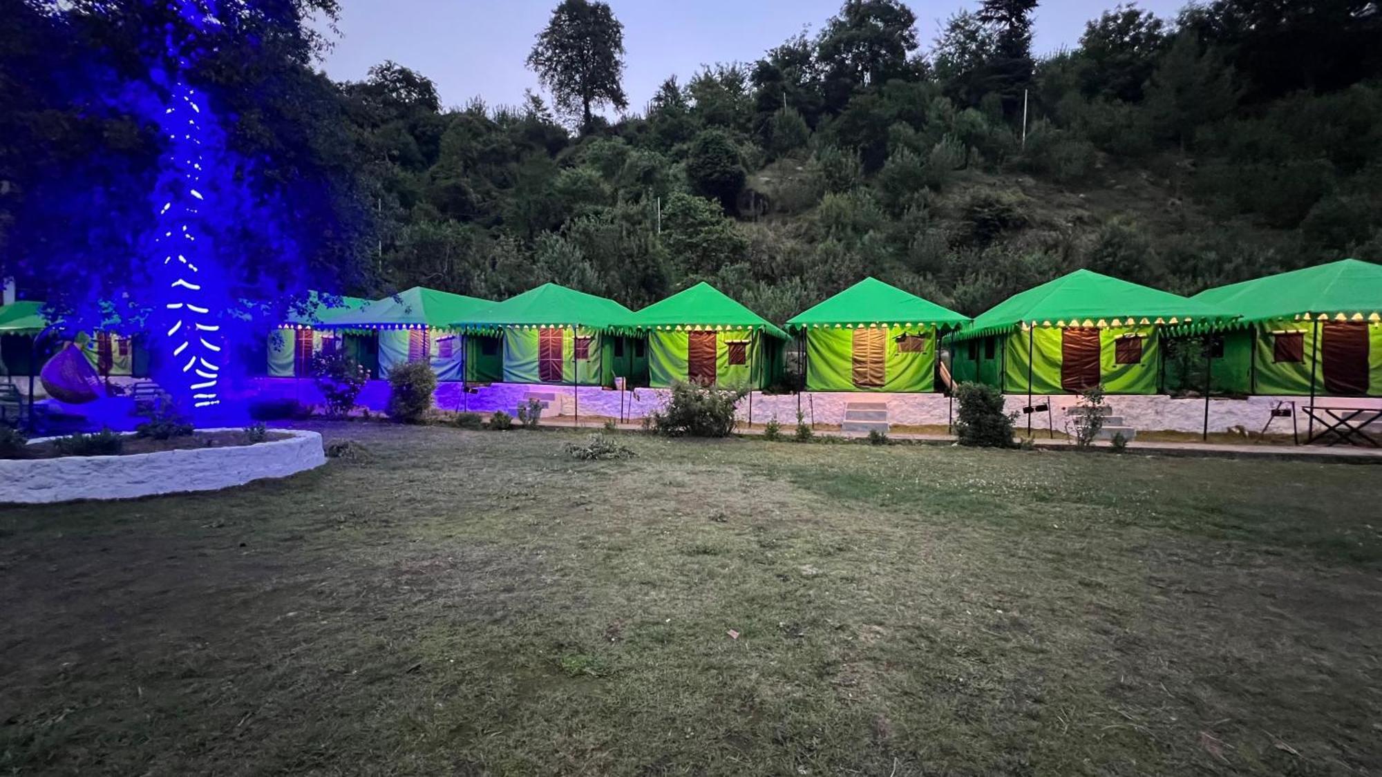 Himalayan Riverside Swiss Cottage Tents, Manali Manāli Exterior foto