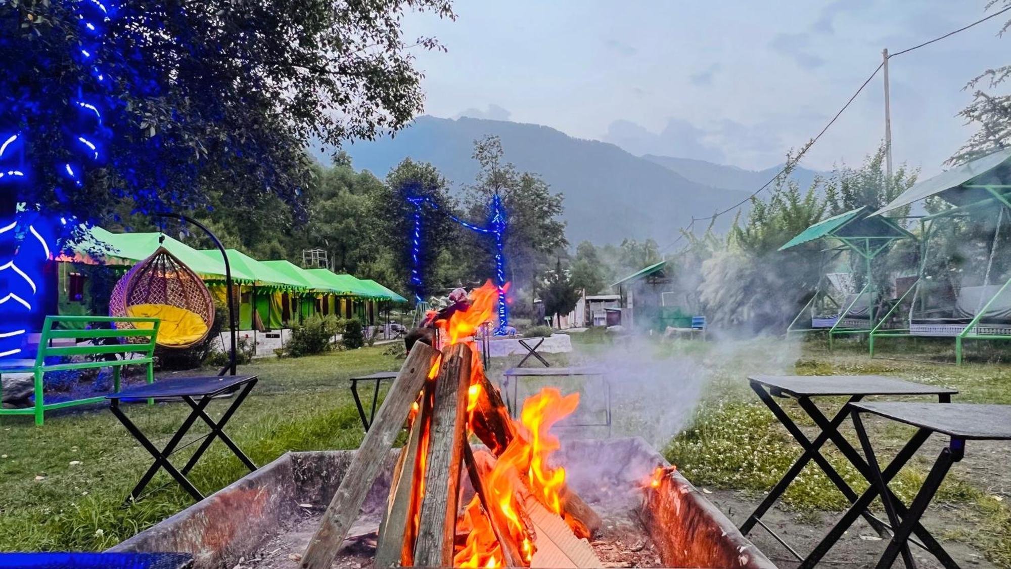 Himalayan Riverside Swiss Cottage Tents, Manali Manāli Exterior foto
