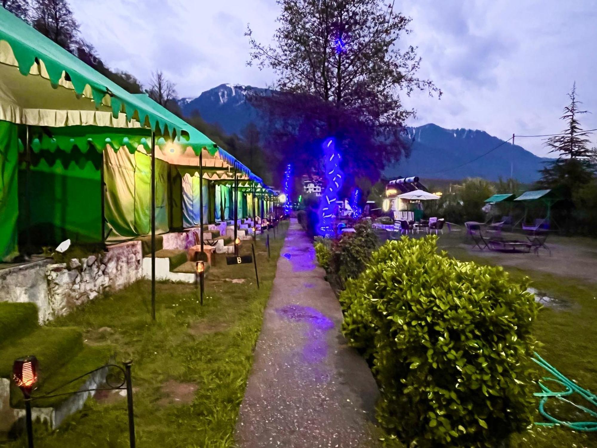 Himalayan Riverside Swiss Cottage Tents, Manali Manāli Exterior foto